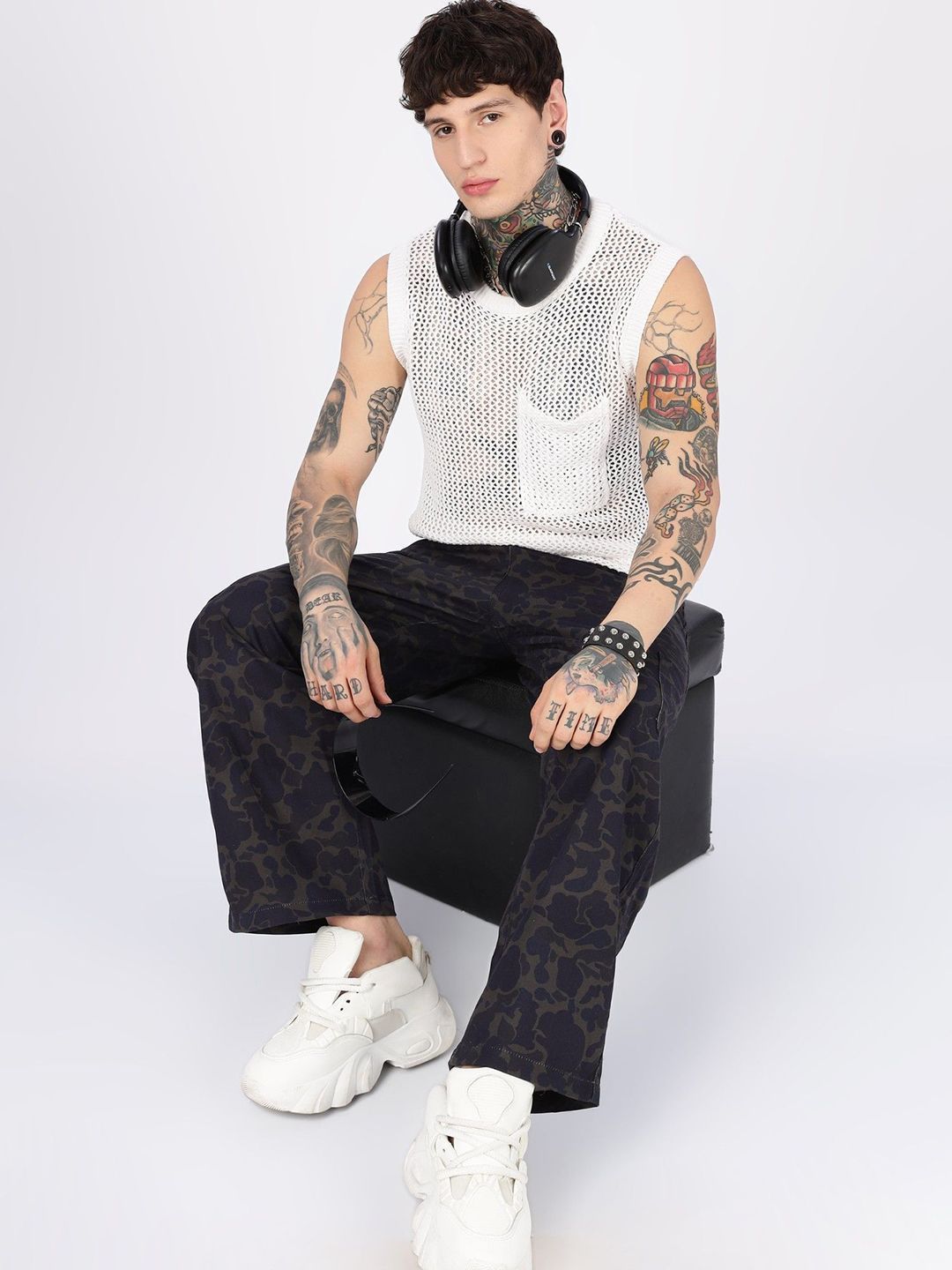 Eszett Men Camouflage Print Baggy Cargos Trousers