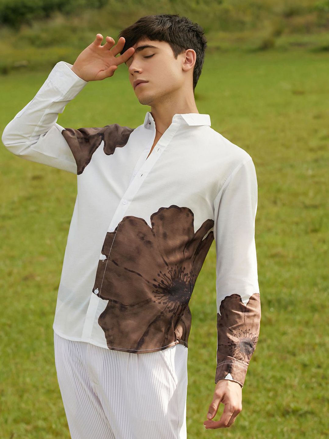 Campus Sutra Men Relaxed Fit Spread Collar Floral Printed Cotton Casual Shirt