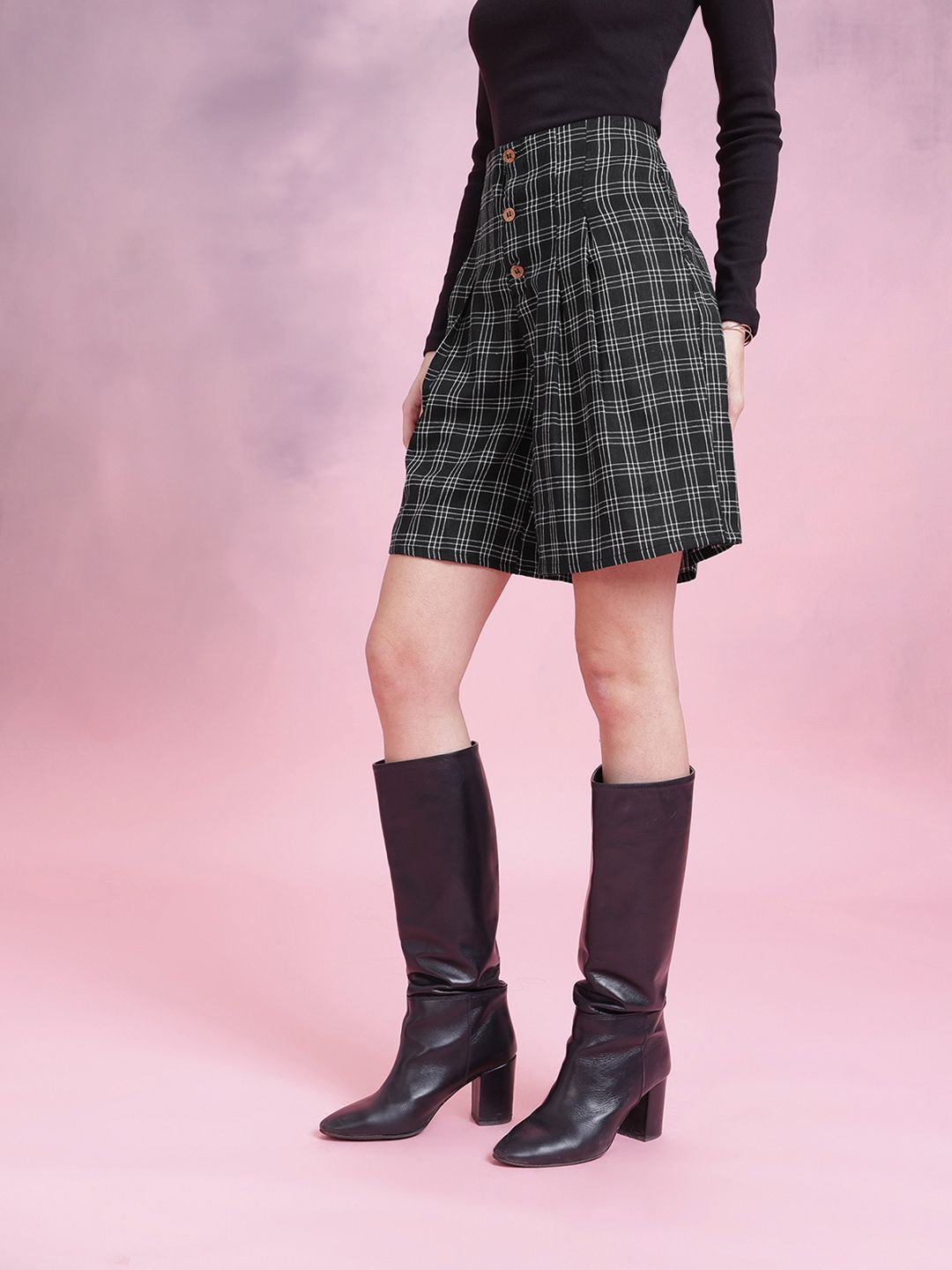 DressBerry Women Monochrome Checkered Shorts