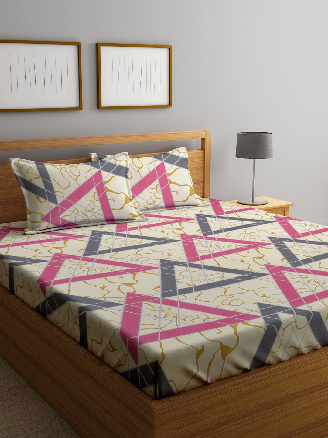 KLOTTHE Cream & Pink Printed 300TC Fitted Double King Bedsheet With 2 Pillow Covers