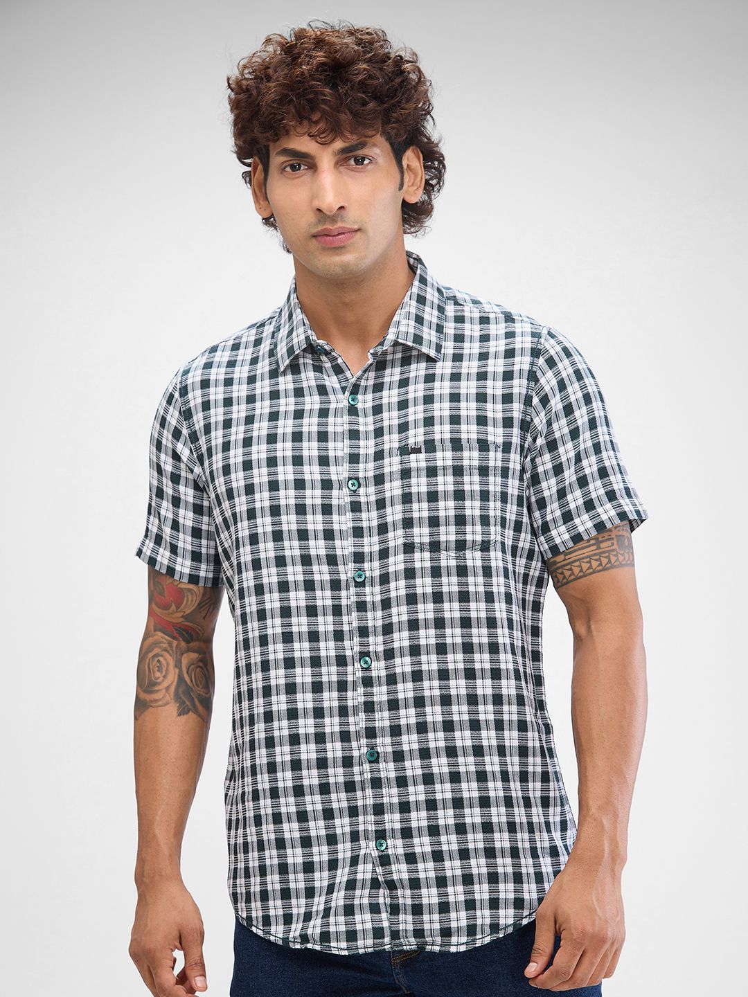 SPYKAR Men Micro Checks Spread Collar Slim Fit Casual Shirt
