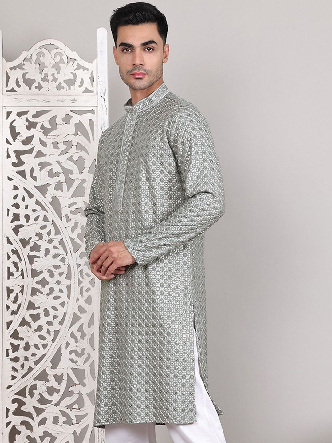 Jompers Men Geometric Embroidered Sequinned Kurta