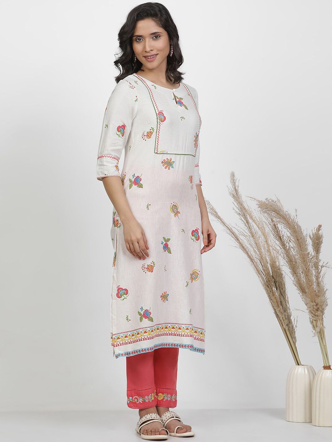 W Floral Printed Keyhole Neck Regular Kurta with Trousers