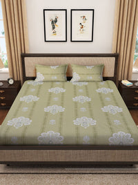 KLOTTHE Green Floral Printed Cotton Double King Bedsheet With 2 Pillow Covers