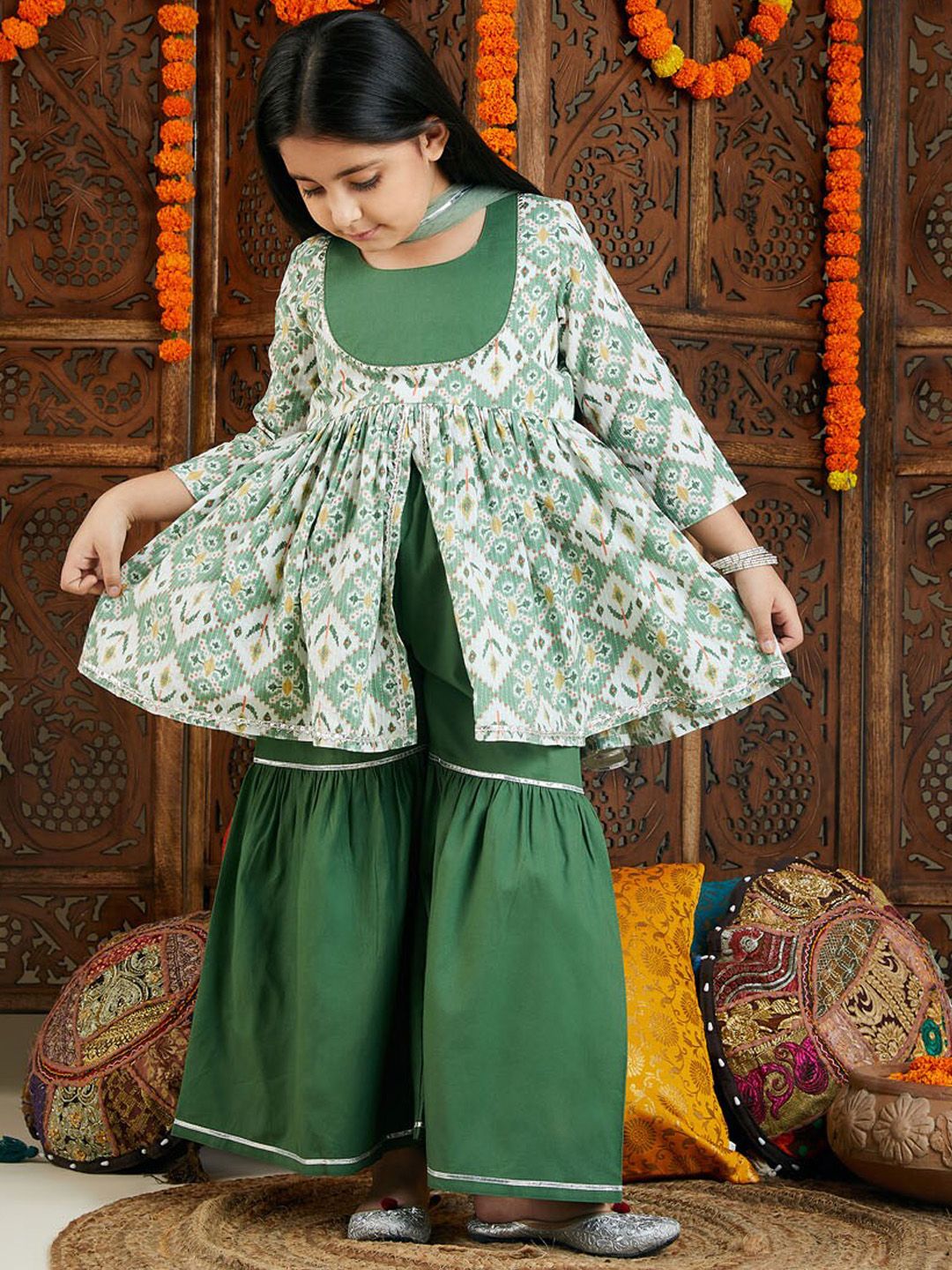 VASTRAMAY Girls Ethnic Motifs Printed Gotta Patti Pure Cotton Kurta with Sharara & Dupatta