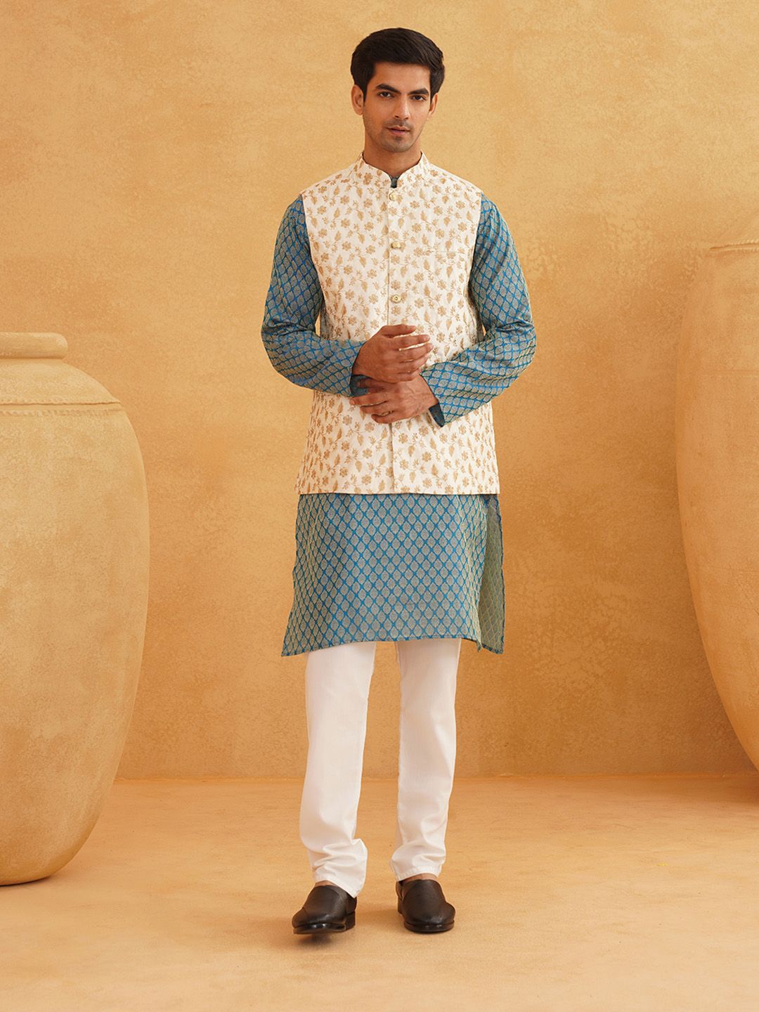SOJANYA Mandarin Collar Ethnic Motif Woven Design Regular Kurta with Churidar