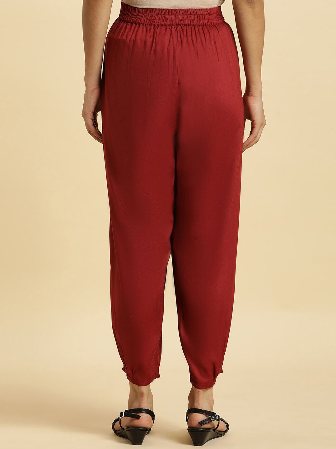 W Women Straight Fit Mid-Rise Plain Cropped Trousers