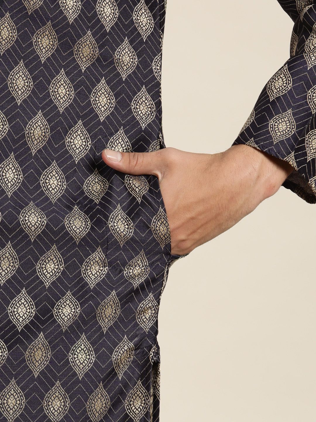 SOJANYA Lelaki Navy Blue & Golden Jacquard Woven Design Kurta