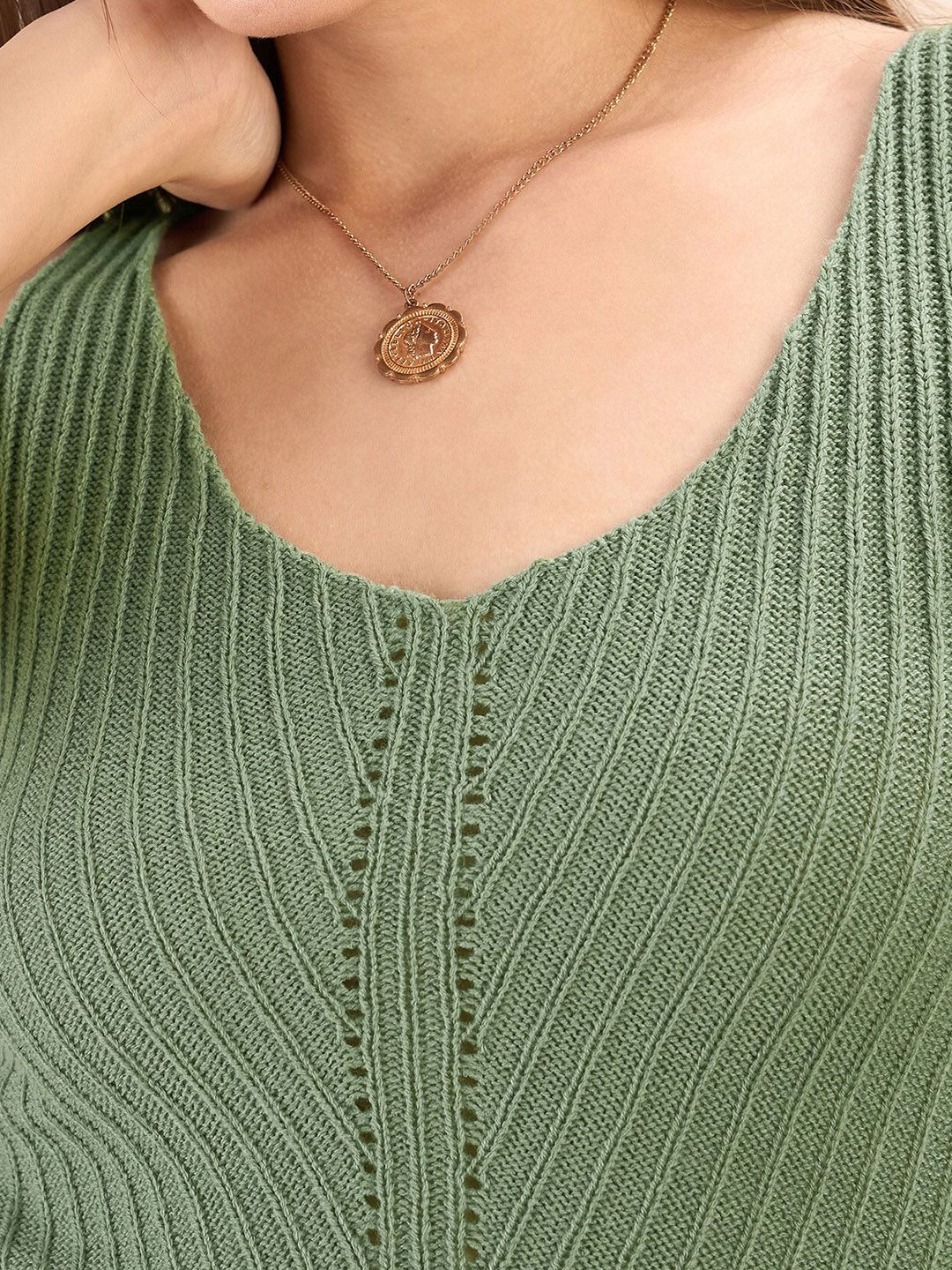 SASSAFRAS Self Design Scoop Neck Sleeveless Crochet Top