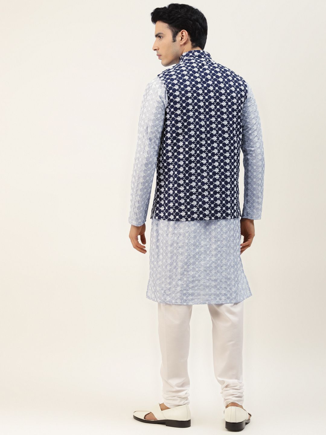 SOJANYA Kurta Sulam Chikankari Biru Lelaki dengan Jaket Churidar & Nehru