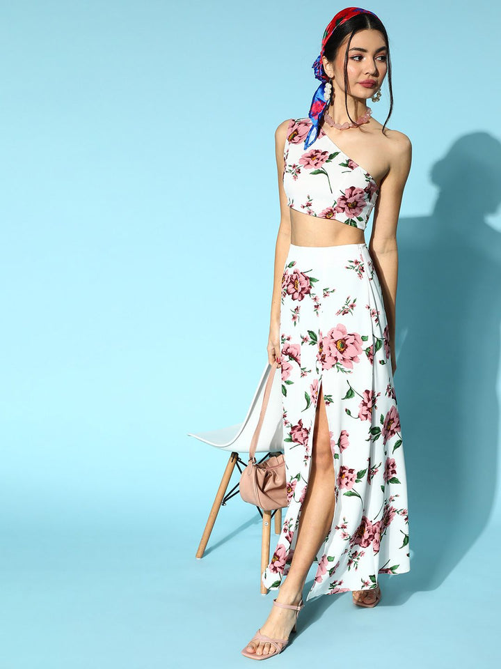 Berrylush Women Classic White Printed Top with Skirt