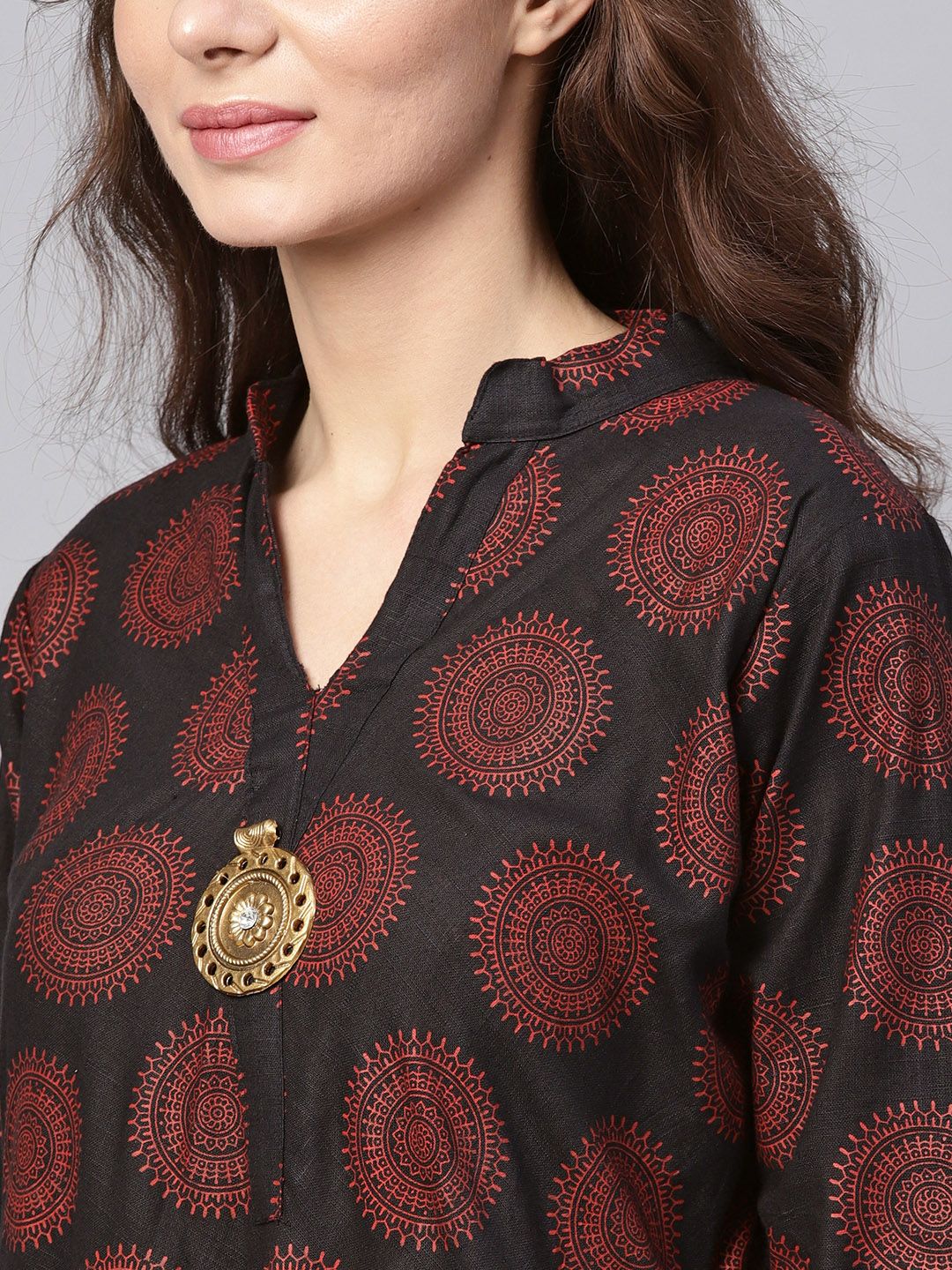 SOJANYA Women Black & Red Printed A-Line Kurta