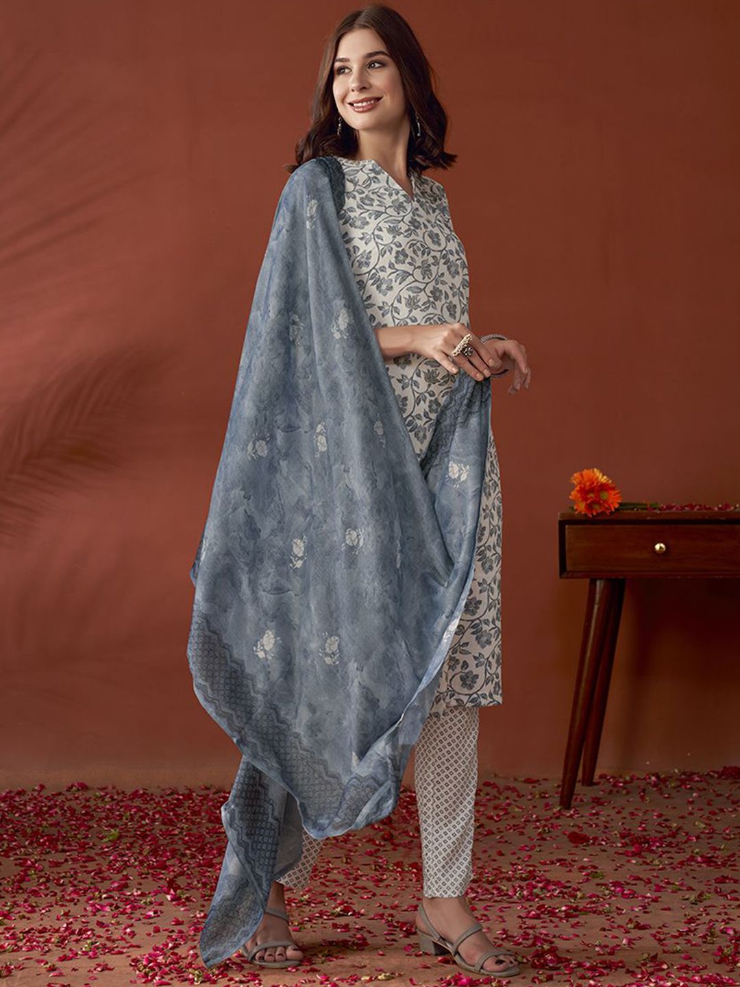 Anouk Floral Printed Regular Kurta with Trousers & Dupatta