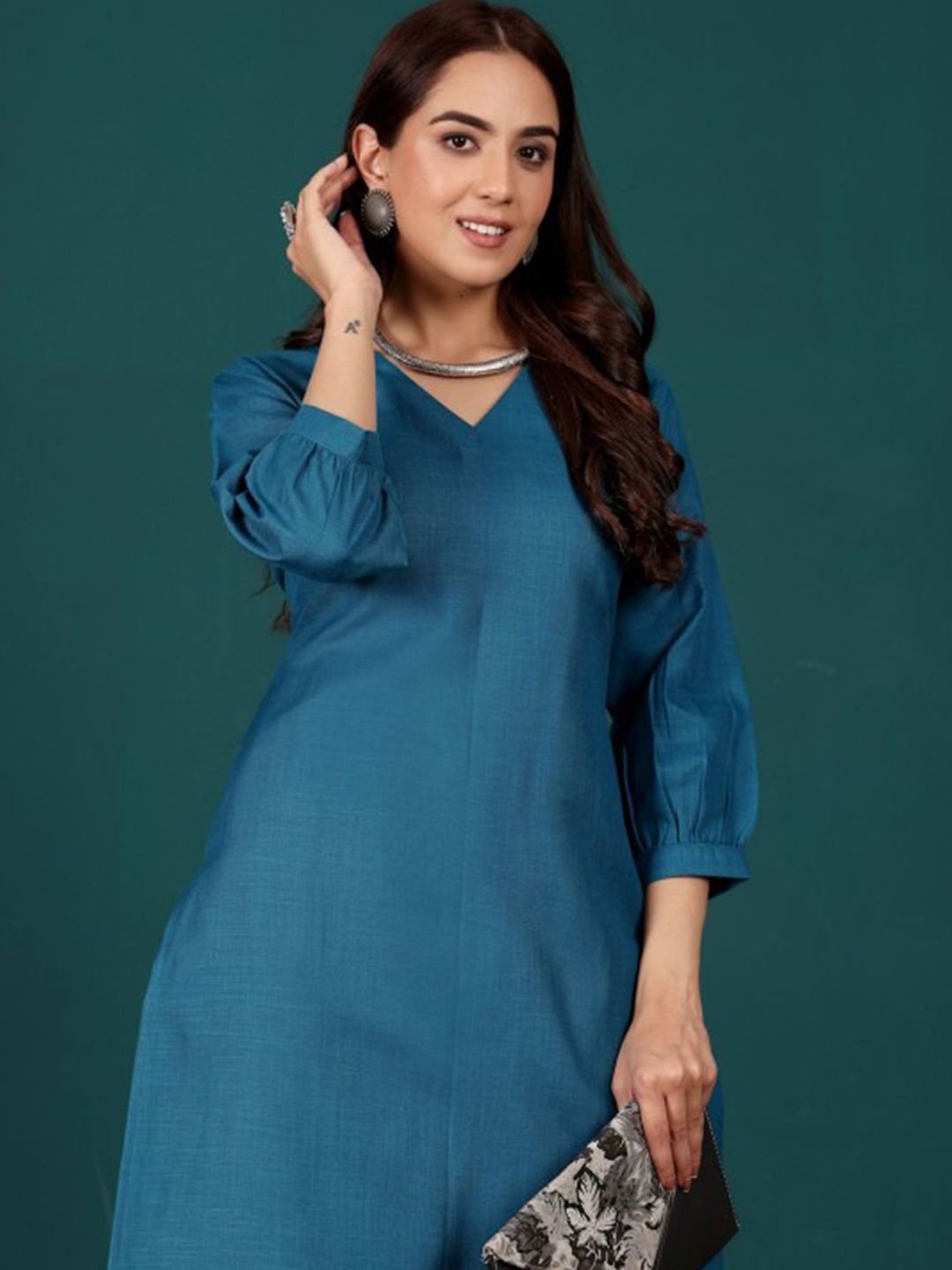 Varanga Women Regular Kurta with Trousers
