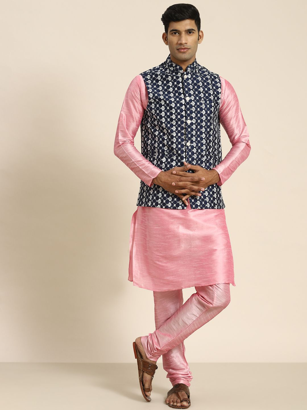 SOJANYA Men Pink Embroidered Kurta with Churidar