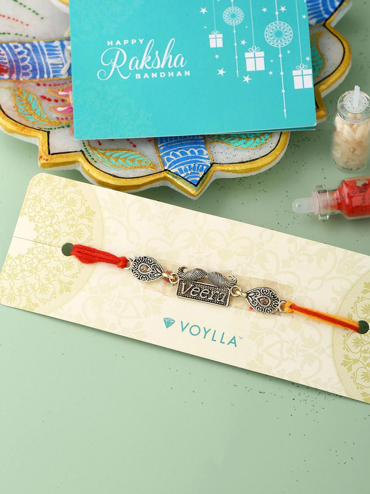 Pereka Antik Voylla Veera Rakhi dengan Pek Roli Chaawal