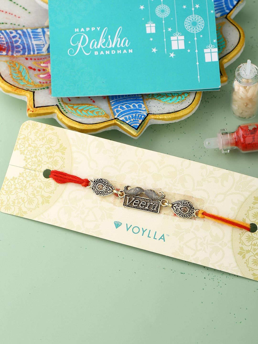 Pereka Antik Voylla Veera Rakhi dengan Pek Roli Chaawal