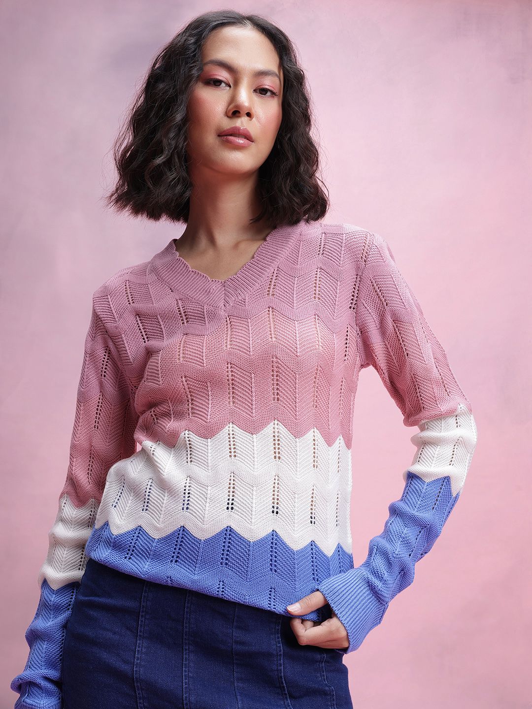DressBerry Open-Knit Colourblocked Pullover