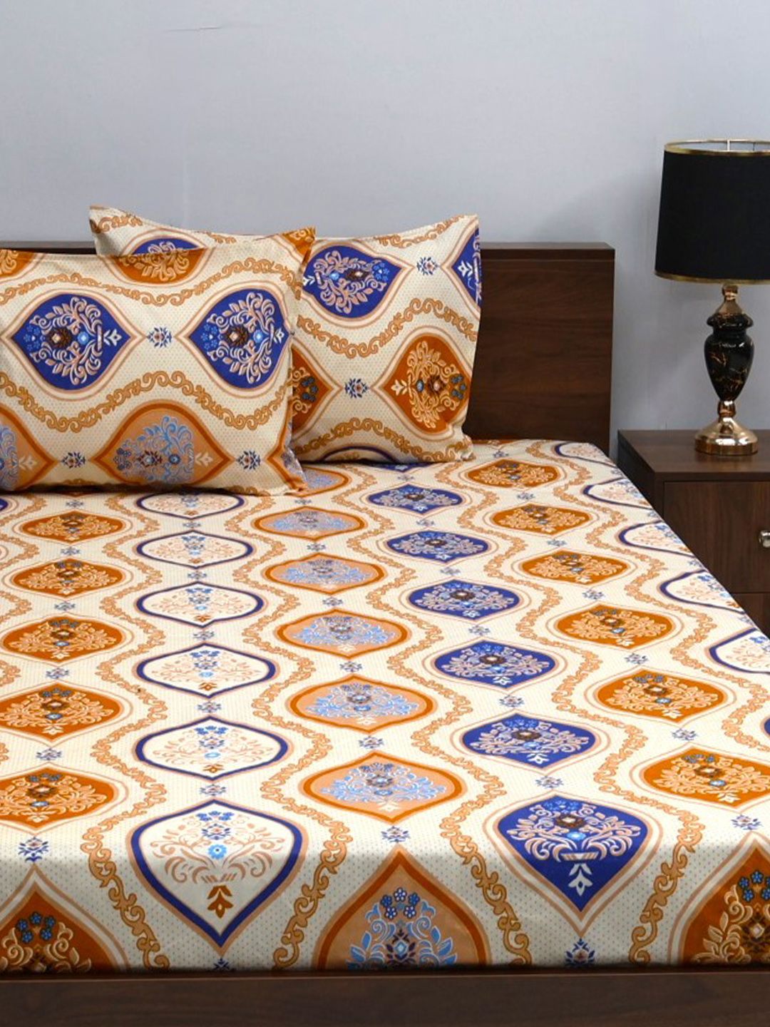 BOMBAY DYEING Vista Yellow & White Ethnic Motifs 144 TC Queen Bedsheet & 2 Pillow Covers