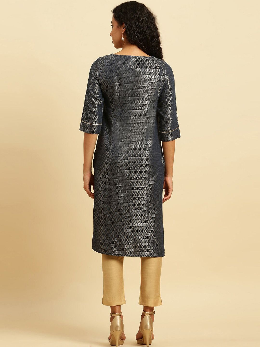 W Geometric Woven Design Keyhole Neck Kurta
