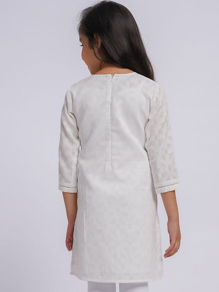 VASTRAMAY Girls Geometric Woven Design Jacquard Weave Cotton Straight Kurta