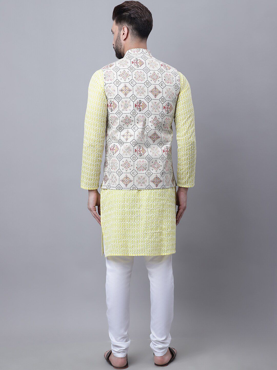 SOJANYA Men Ethnic Motifs Embroidered Pure Cotton Kurta With Pyjamas & Nehru Jacket