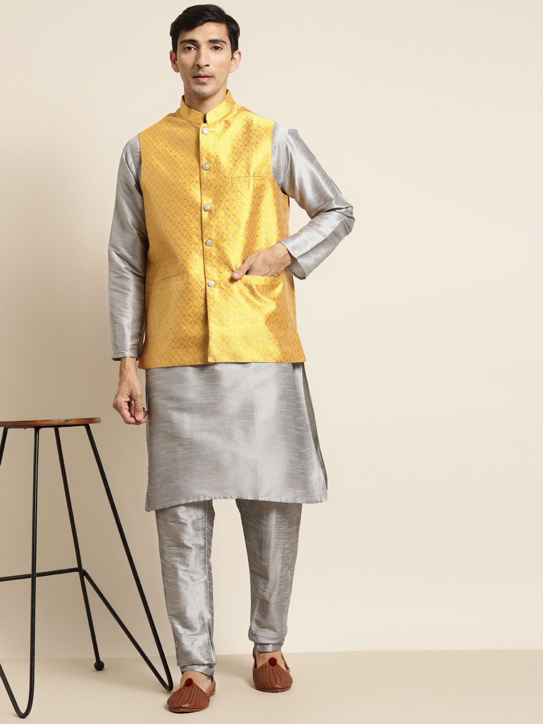 SOJANYA Men Grey & Mustard Yellow Kurta with Pyjamas & Woven Design Nehru Jacket