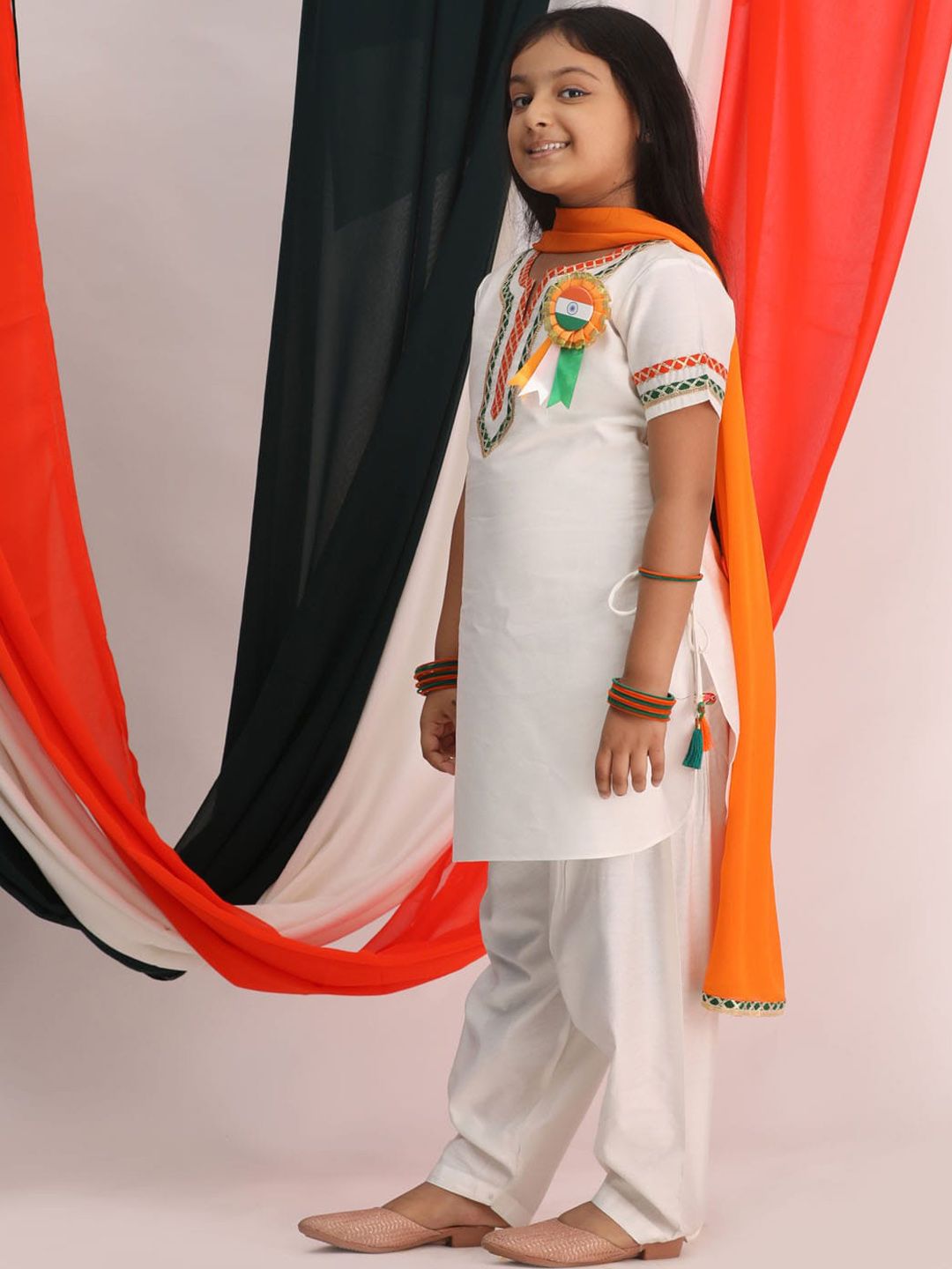 VASTRAMAY Girls Regular Gotta Patti Kurta With Patiala & Dupatta