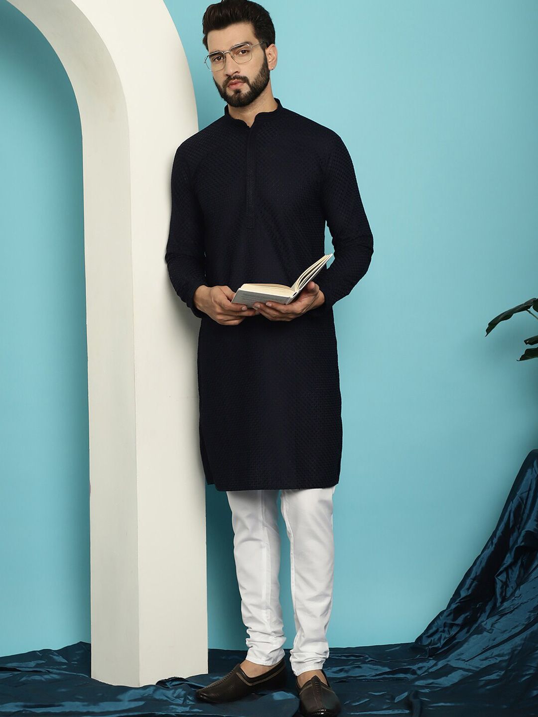 SOJANYA Geometric Embroidered Thread Work Pure Cotton Straight Kurta with Churidar