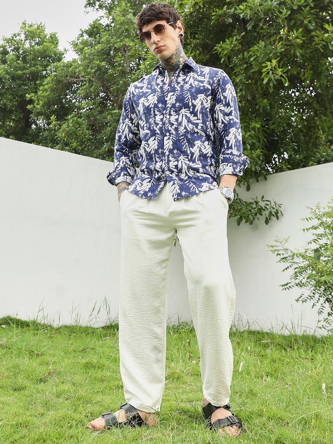 Campus Sutra Men Comfort Fit Floral Printed Spread Collar Cotton Casual Shirt