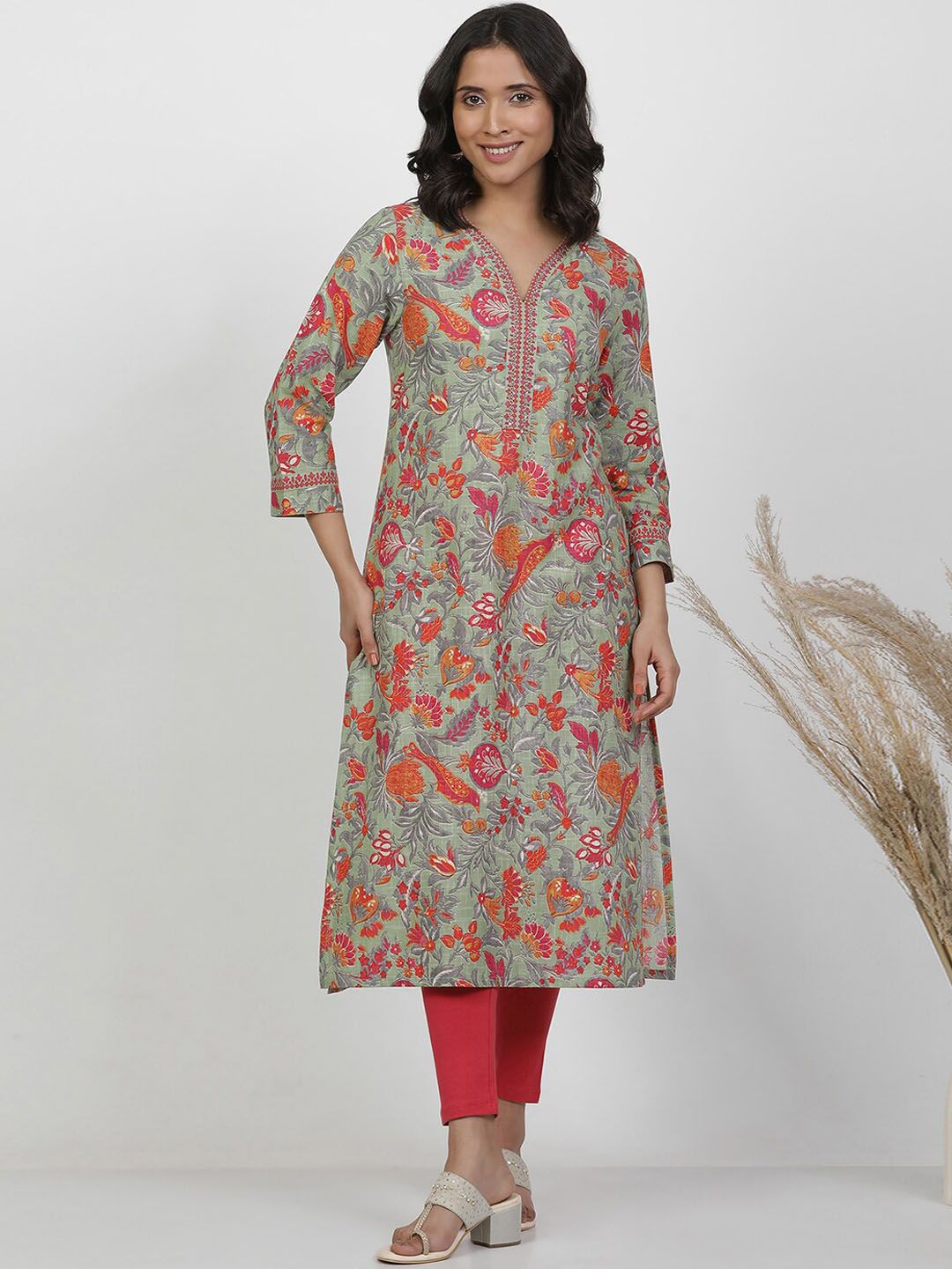 W Floral Printed V-Neck Pure Cotton Straight Kurta