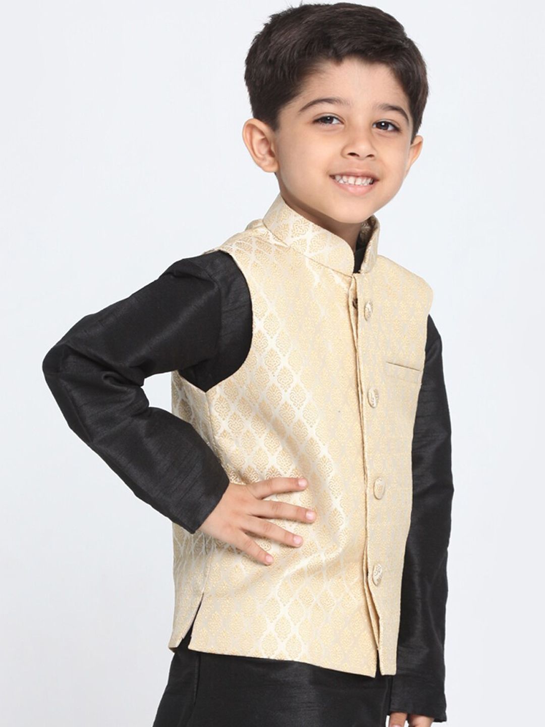 VASTRAMAY Boys Cream & Gold-Coloured Woven-Design Banarasi Brocade Slim-Fit Nehru Jacket