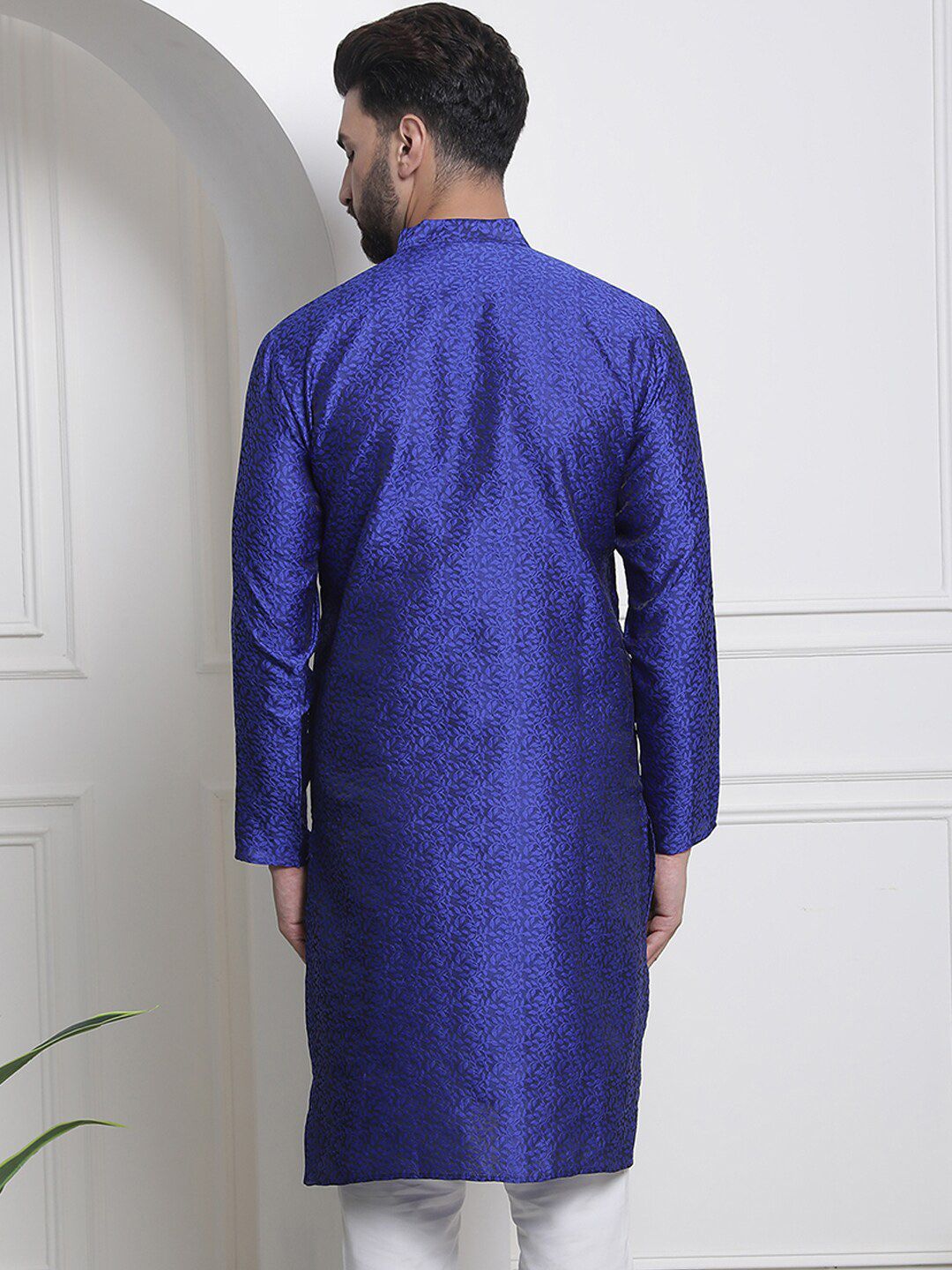 SOJANYA Floral Woven Design Mandarin Collar Kurta