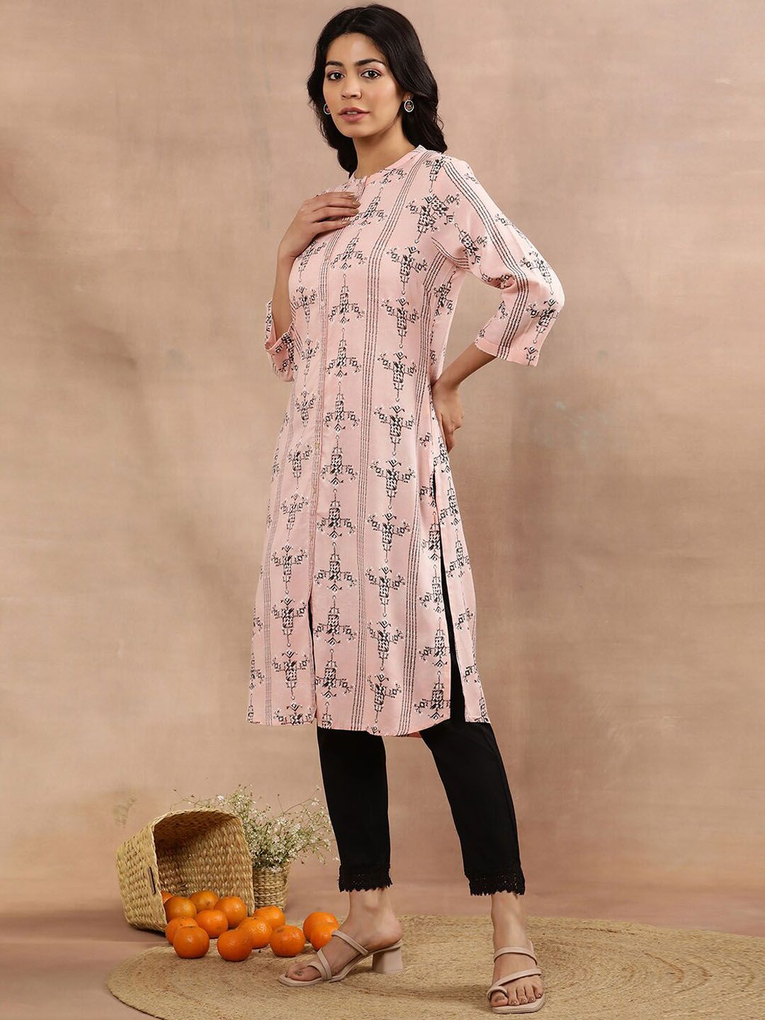 W  Floral Printed Mandarin Collar Kurta with Trousers