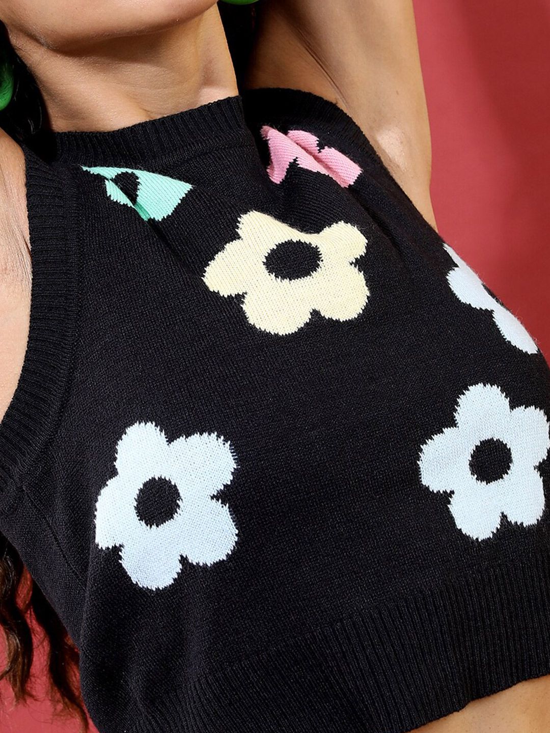 Tokyo Talkies Women Black & Green Jacquard Acrylic Crop Pullover
