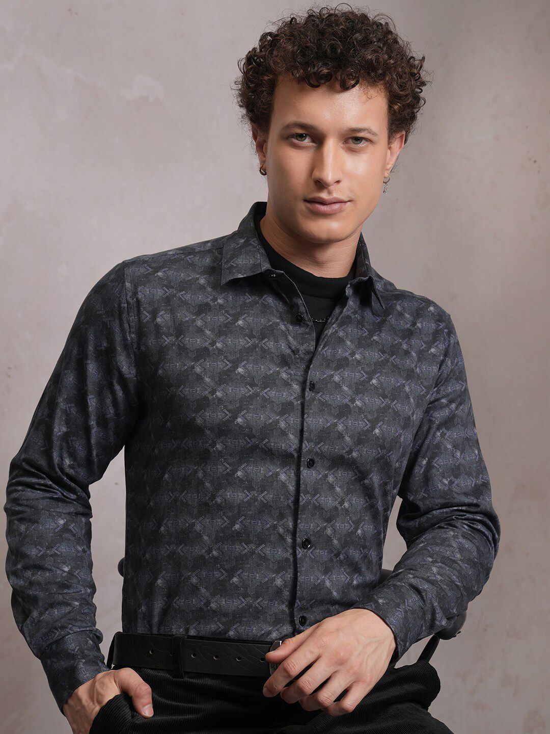 LOCOMOTIVE Abstract Printed Pure Cotton Slim Fit Casual Shirt
