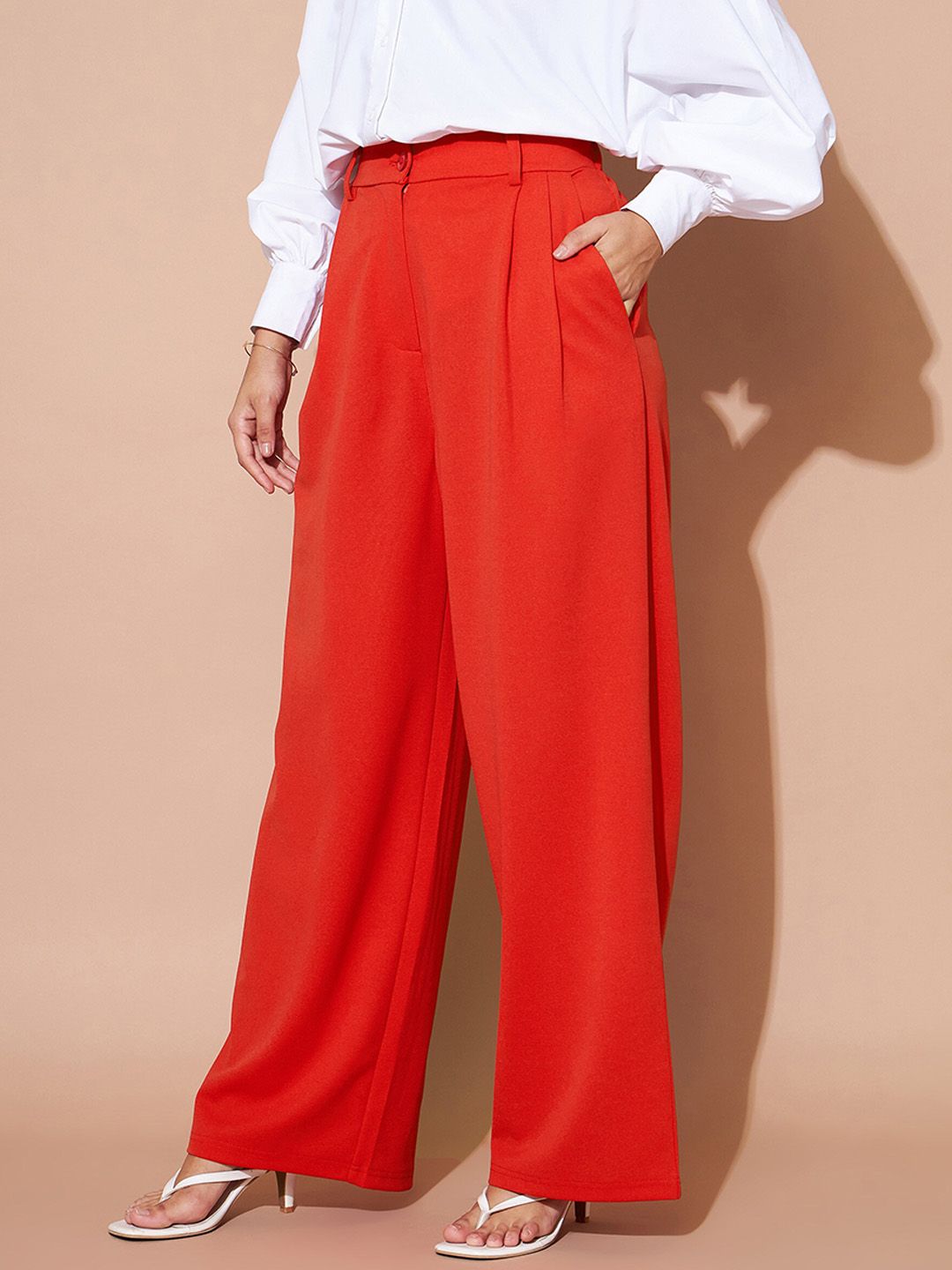 SASSAFRAS BASICS Women Regular Fit Plain Pleated Trousers