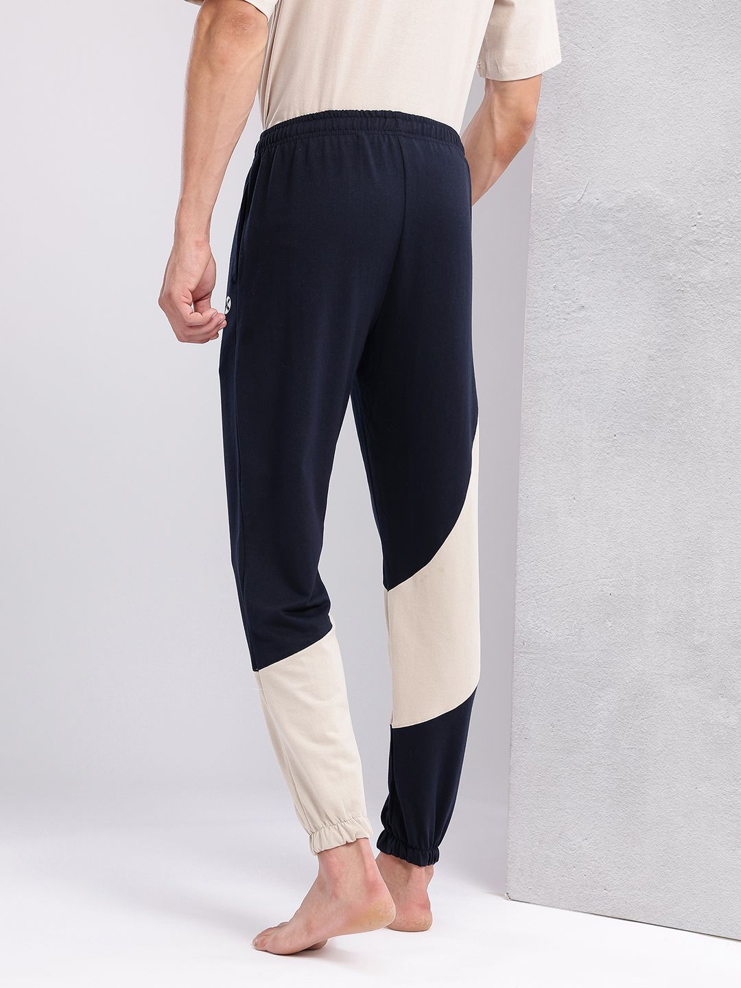 HRX by Hrithik Roshan Men Colourblocked Mid-Rise Yoga Joggers