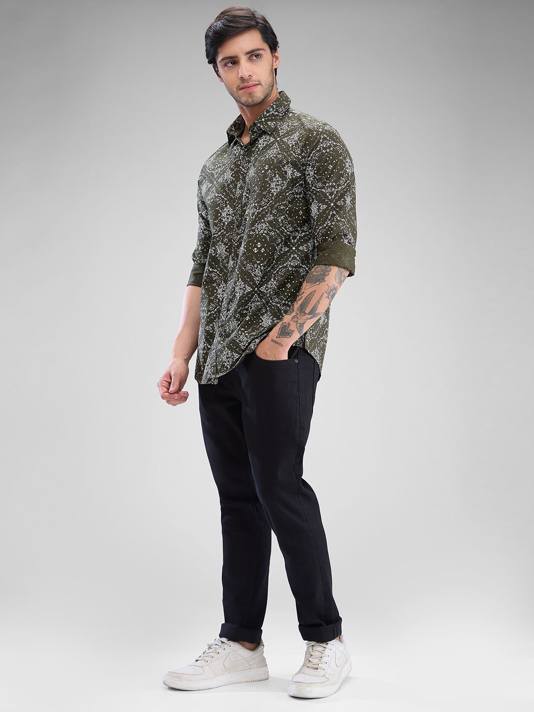 SPYKAR Men Slim Fit Abstract Opaque Printed Casual Shirt