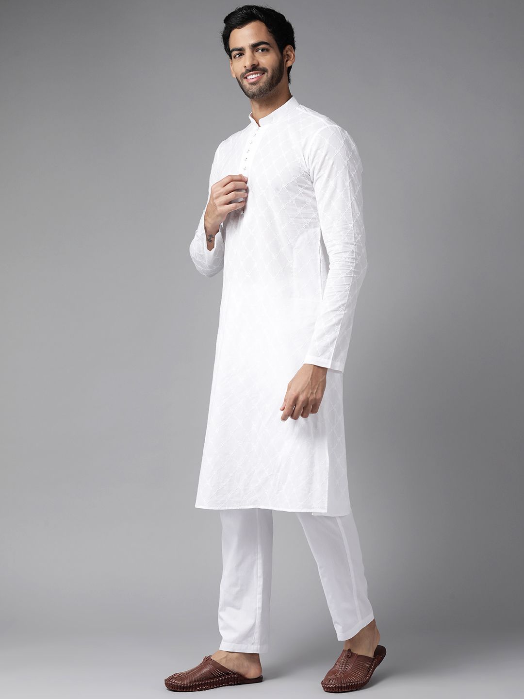 See Designs Men White Ethnic Motifs Embroidered Chikankari Pure Cotton Kurta with Pyjamas