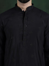 SOJANYA Ethnic Motifs Embroidered Mandarin Collar Sequinned Straight Kurta