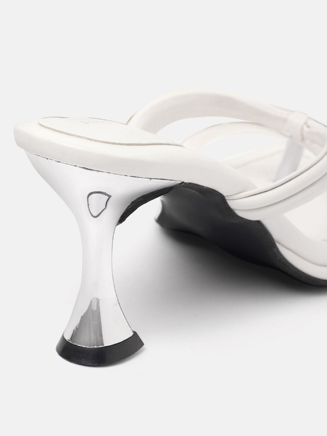 Lino Perros Slim Heels
