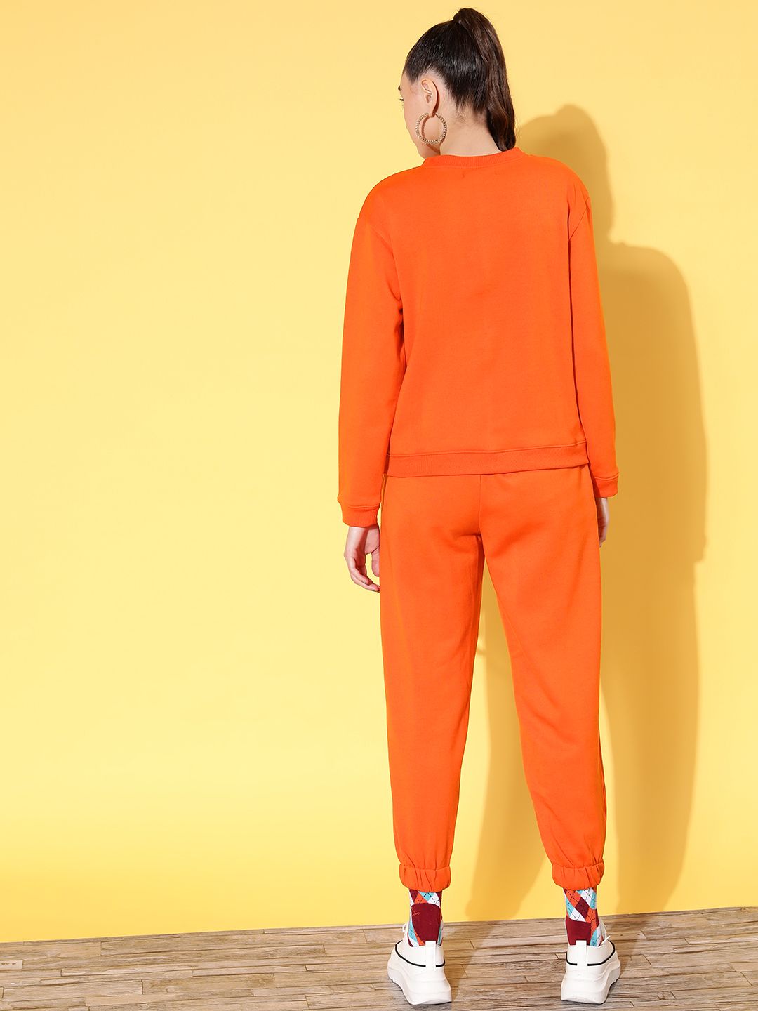 Sassafras Wanita Orange & Black Printed Sweatshirts dan Joggers