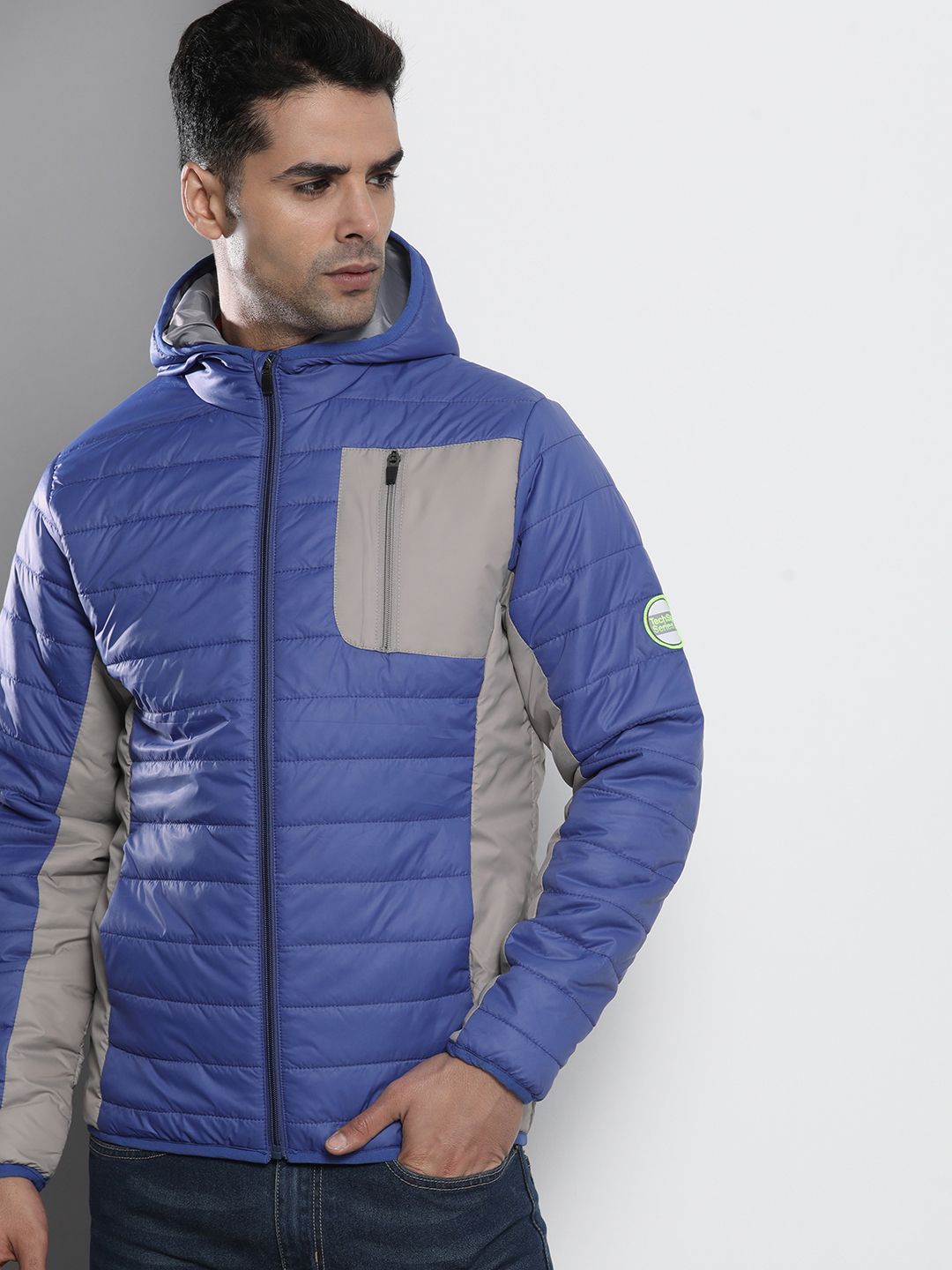 The Indian Garage Co Men Colourblock Hooded Slim Fit Puffer Jacket