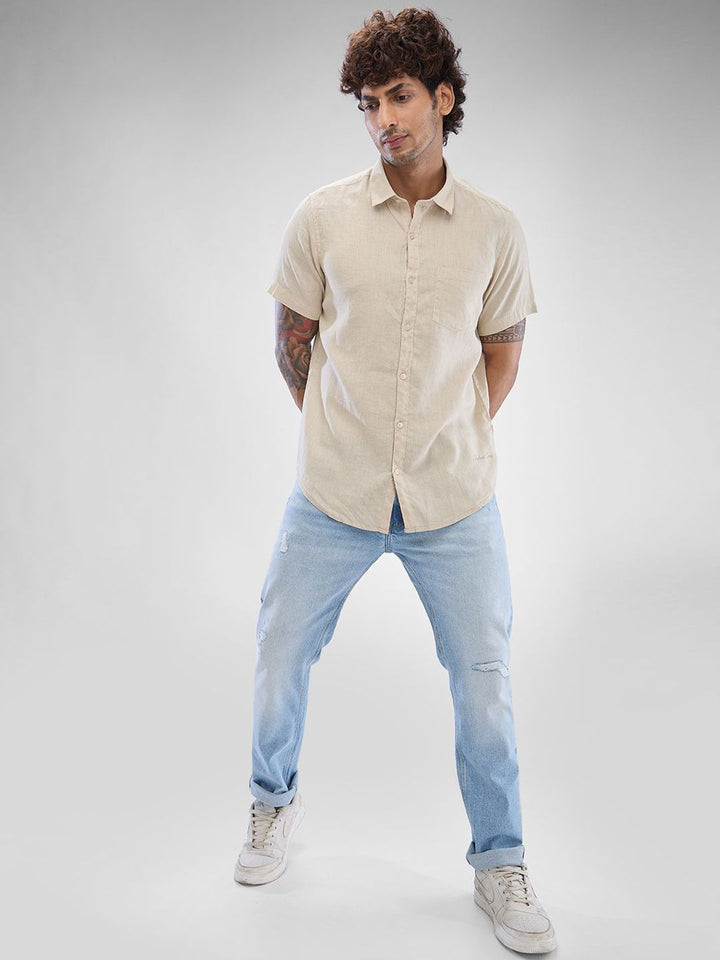 SPYKAR Men Solid Spread Collar Slim Fit Casual Shirt