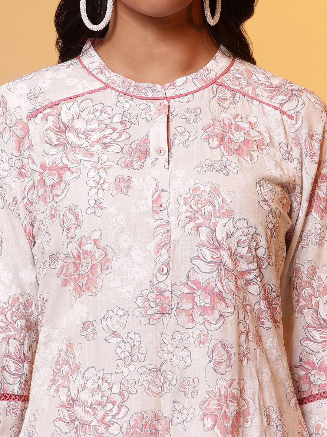 AURELIA Floral Printed Regular Kurta With Trousers