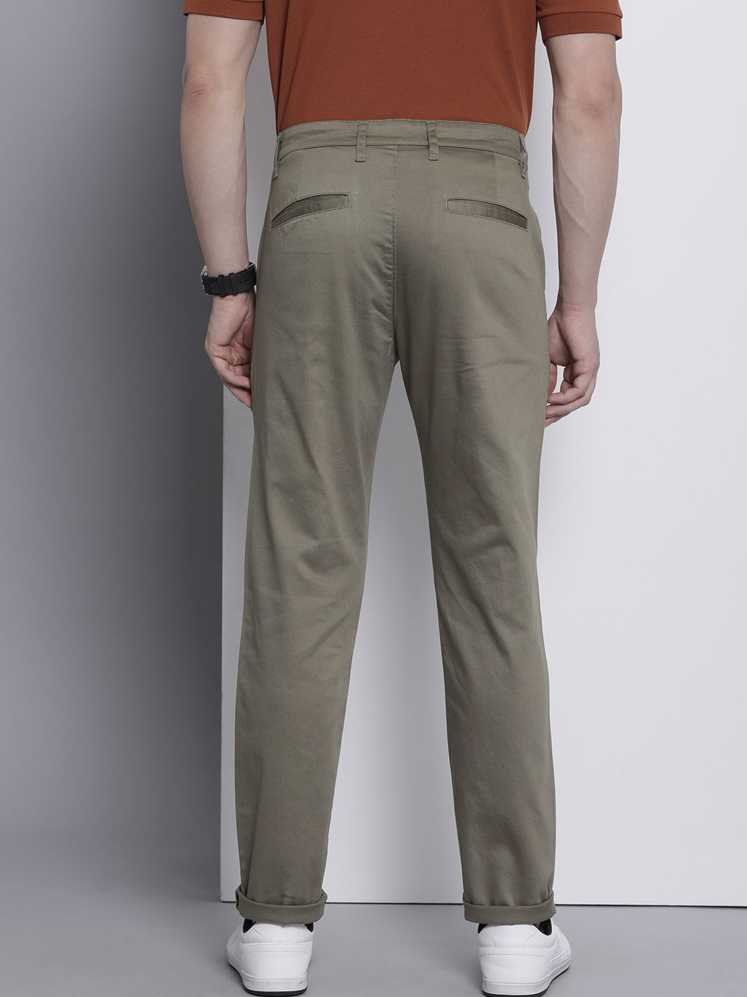 The Indian Garage Co Men Solid Slim Fit Chinos Trousers