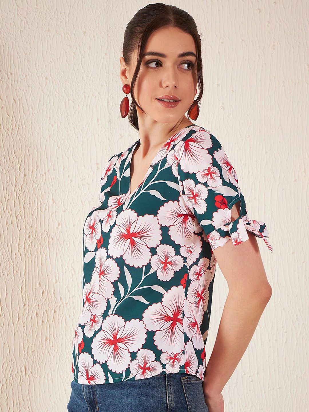 DENNISON Floral Printed V-Neck Crepe Top