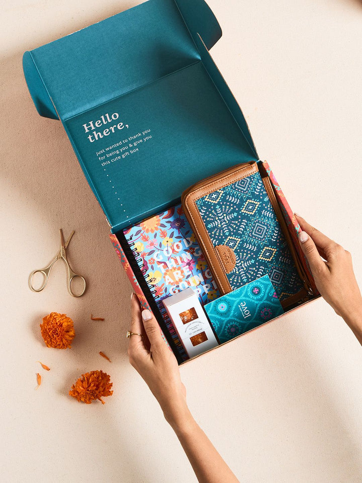 Chumbak Wallet Notebook Candles & Card Gift Set