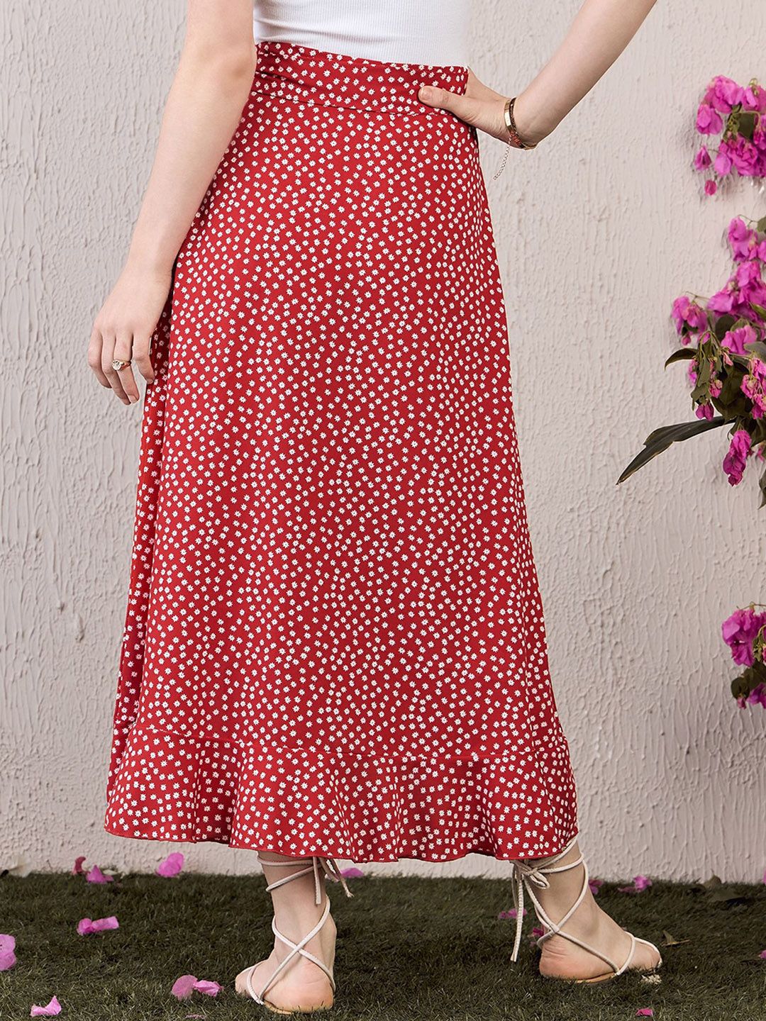 Berrylush Women Printed Wrap Skirts